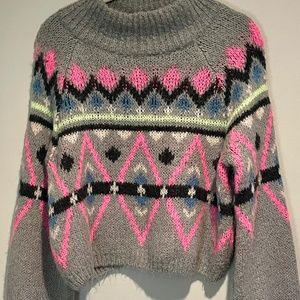 Hollister Cropped Sweater ( Medium)